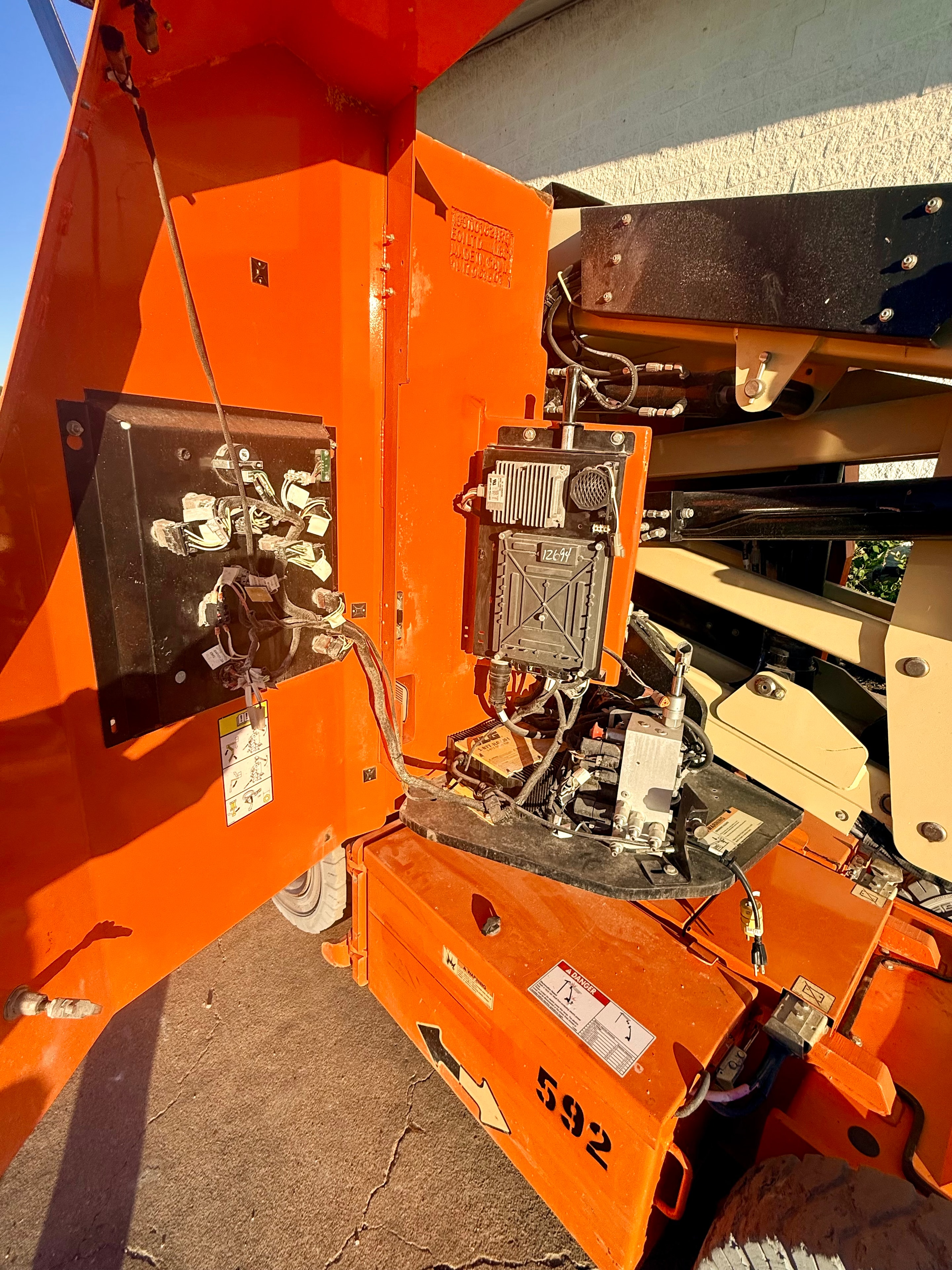 JLG E300AJP Boom Lift 5