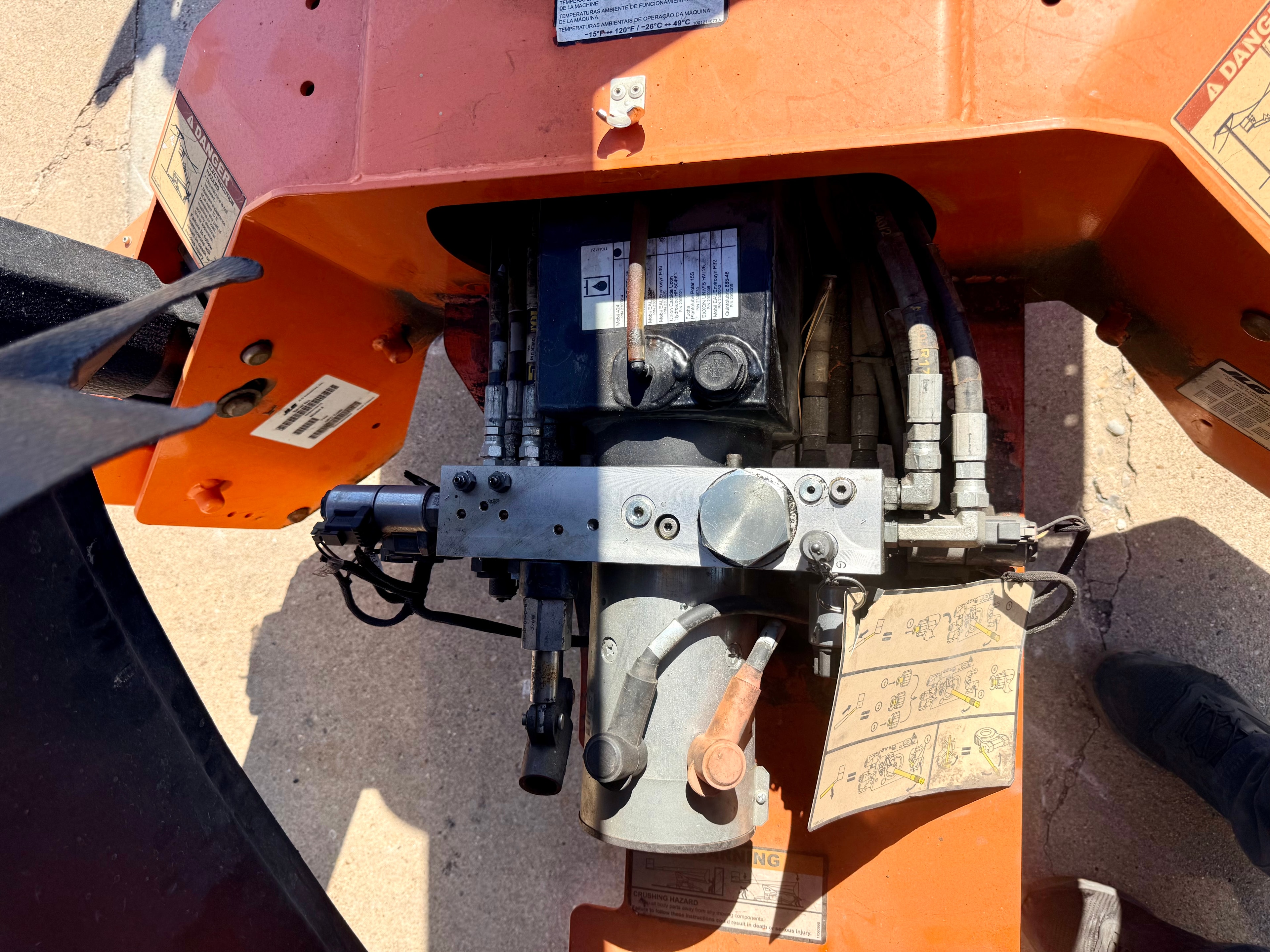 JLG T350 Boom Lift 8