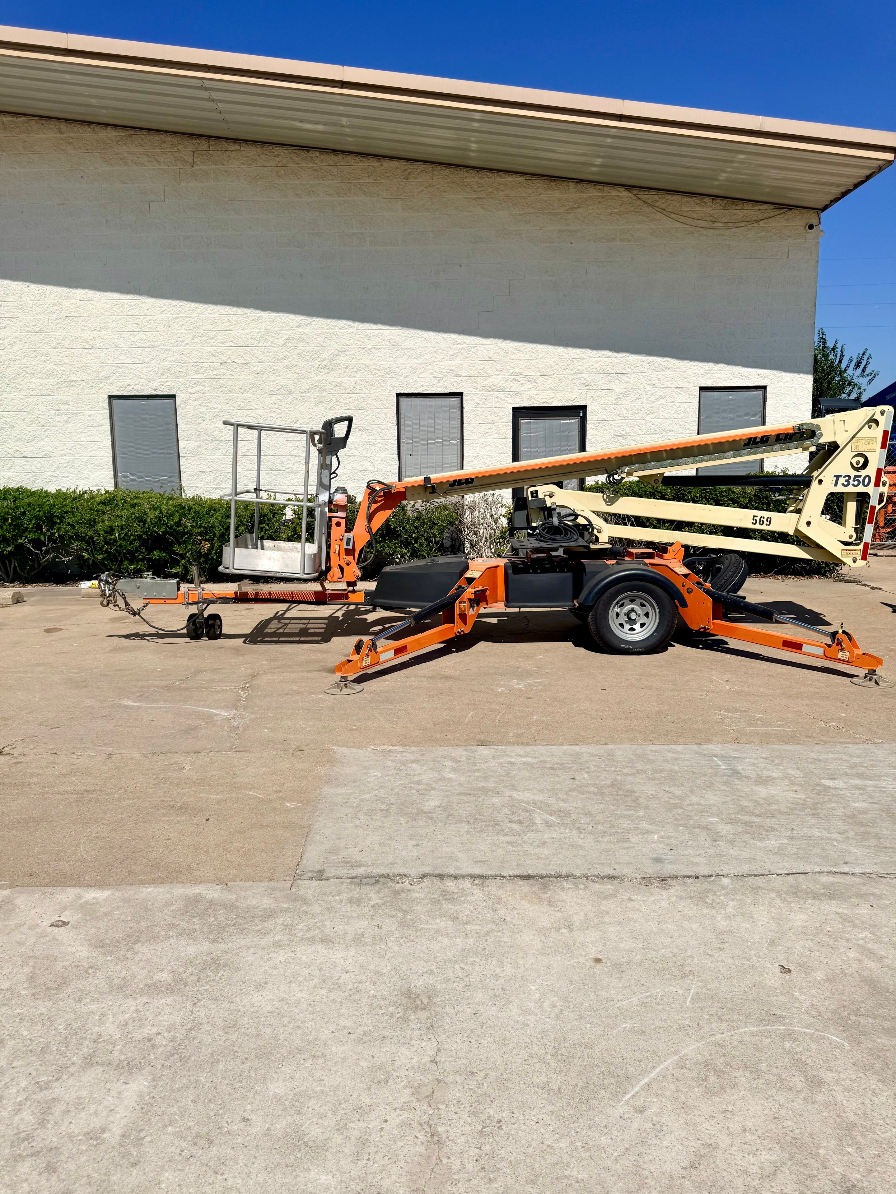 JLG T350 Boom Lift 2