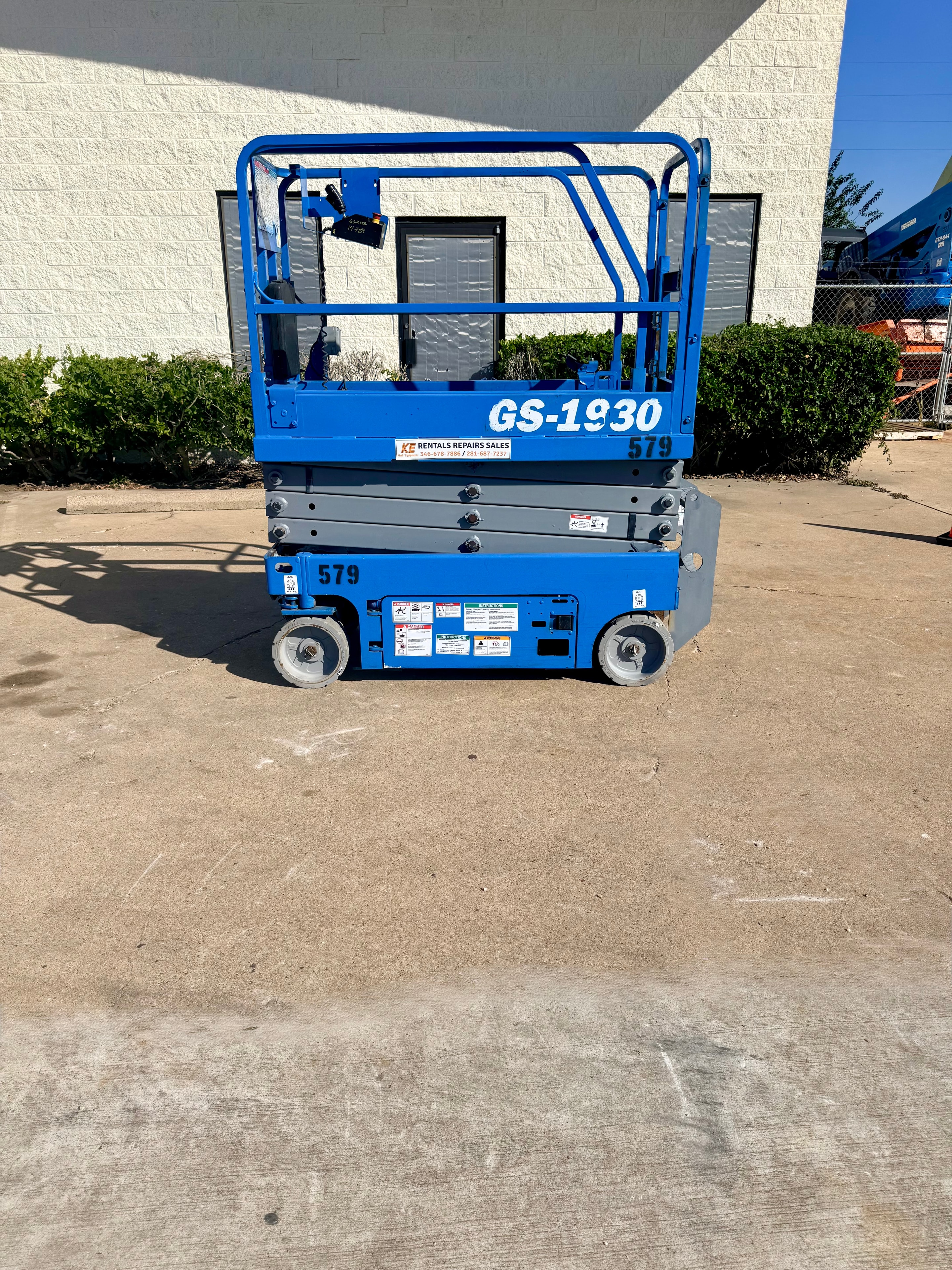 GENIE GS-1930 SCISSOR LIFT 2