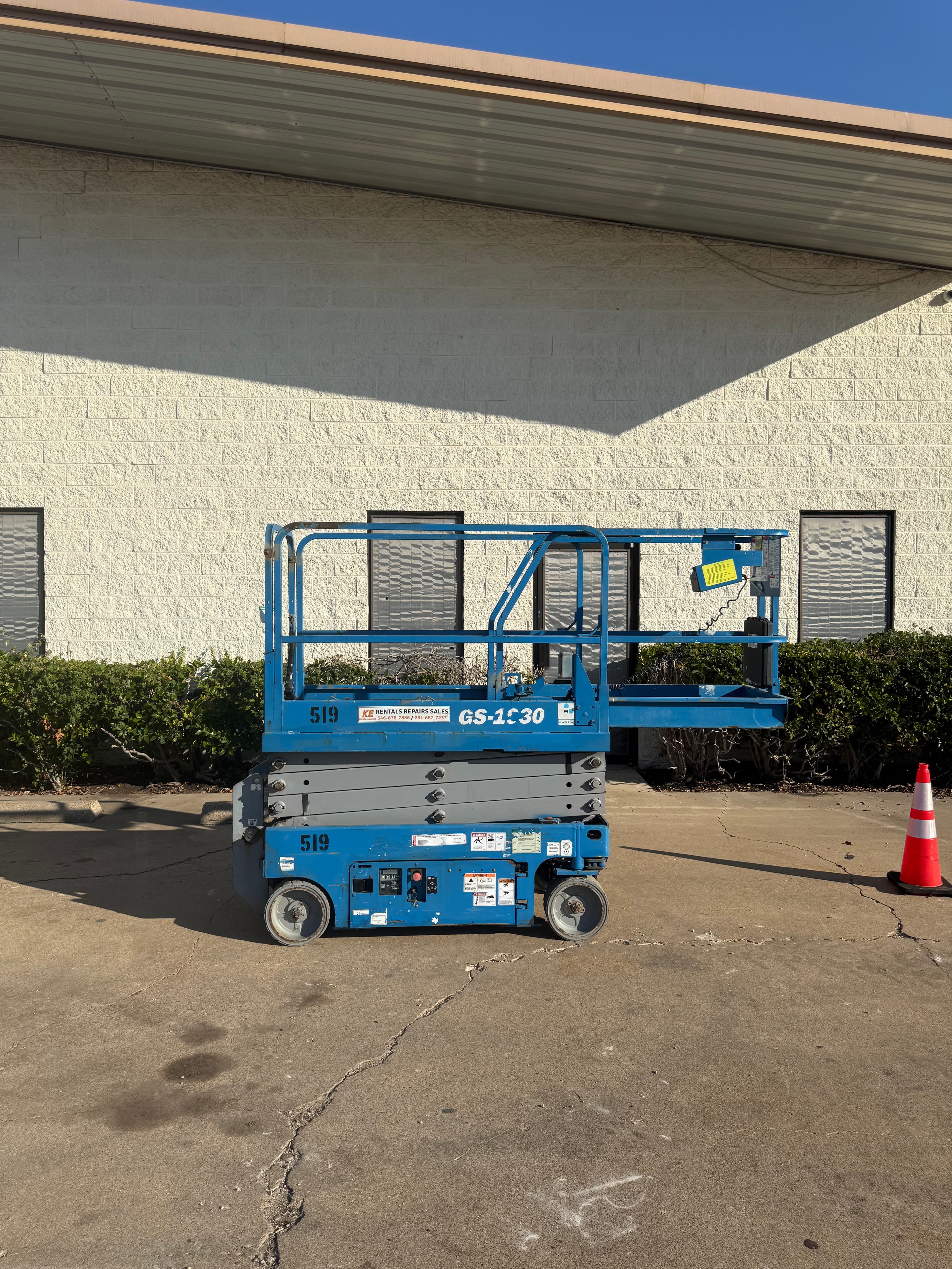 GENIE GS-1930 SCISSOR LIFT 2