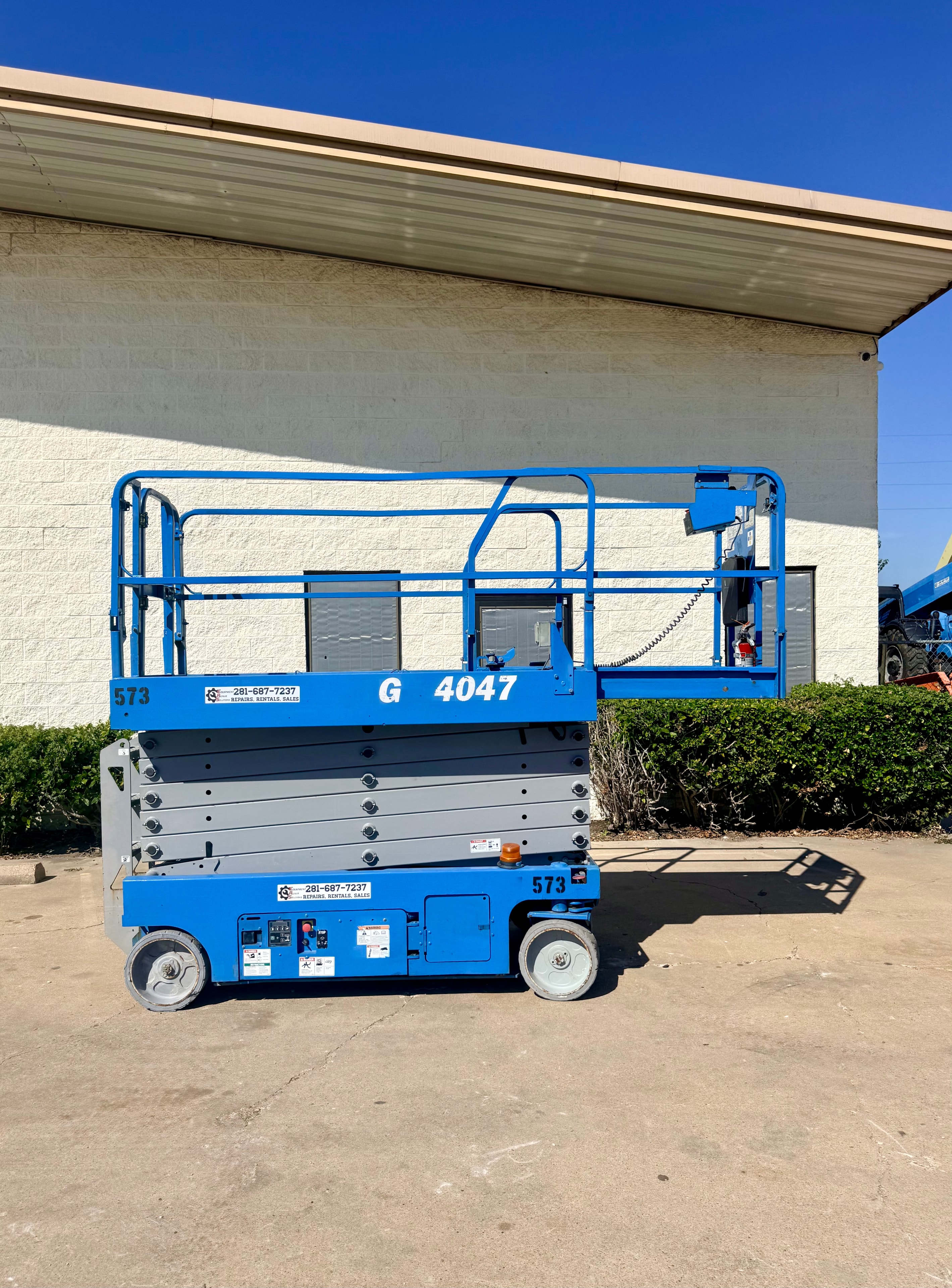 GENIE GS-4047 SCISSOR LIFT 2