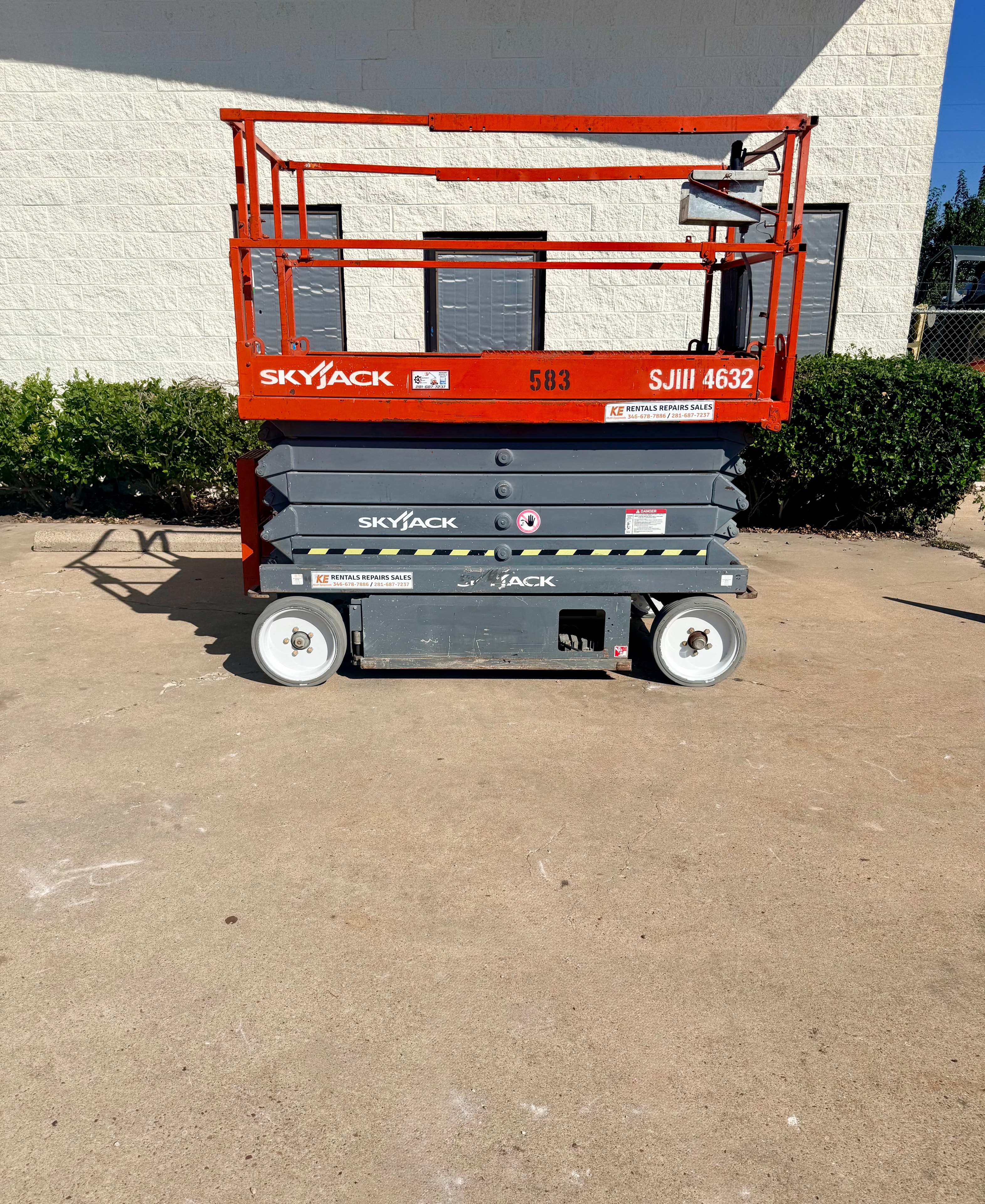 SKYJACK SJIII 4632 SCISSOR LIFT 3