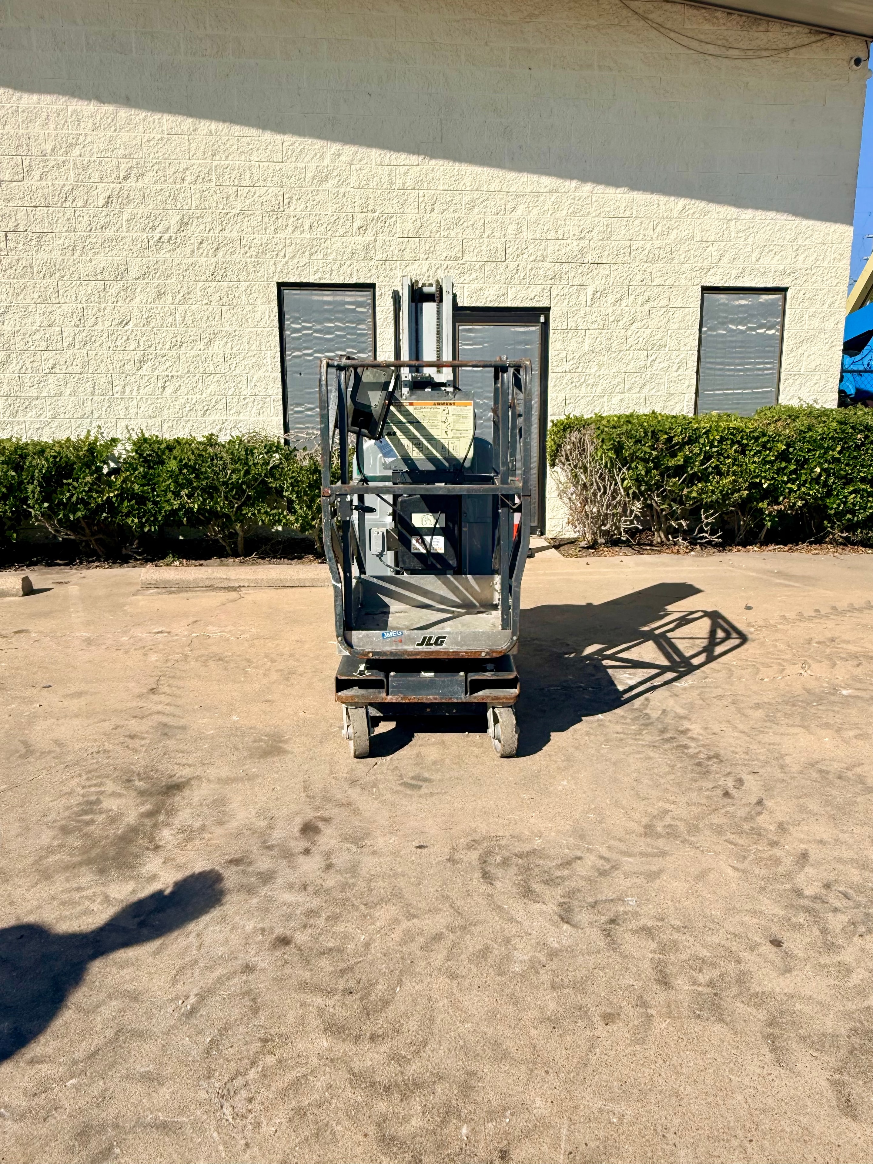 JLG 20MVL SINGLE MAN LIFT 2